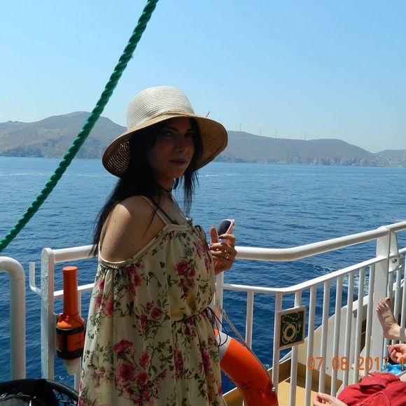 Meet your Posher, Nour - Picture 1 of 1